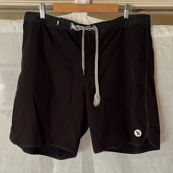 Vuori Cruise Boardshort - Size 36 - Picture 2 of 10